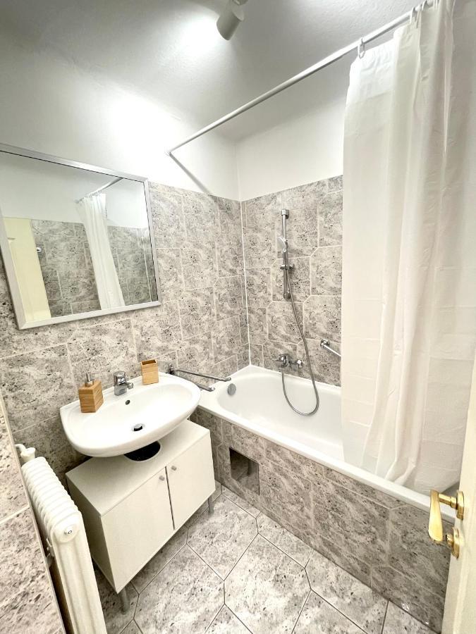 Cosy Apartment Near Schoenbrunn & Meidlinger Market Wien Eksteriør billede